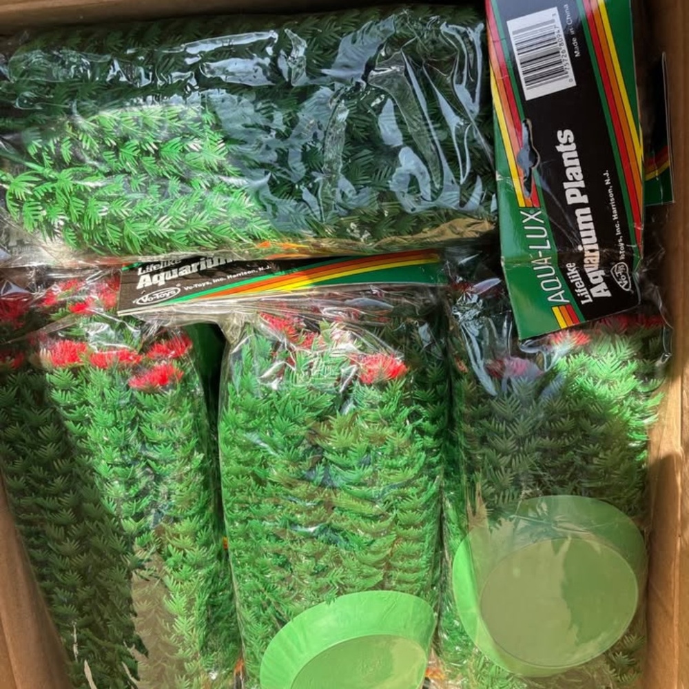 Lot of 10 Aquarium Fish Tank Plastic Plants Decor 10 Inch size Green & Red Top